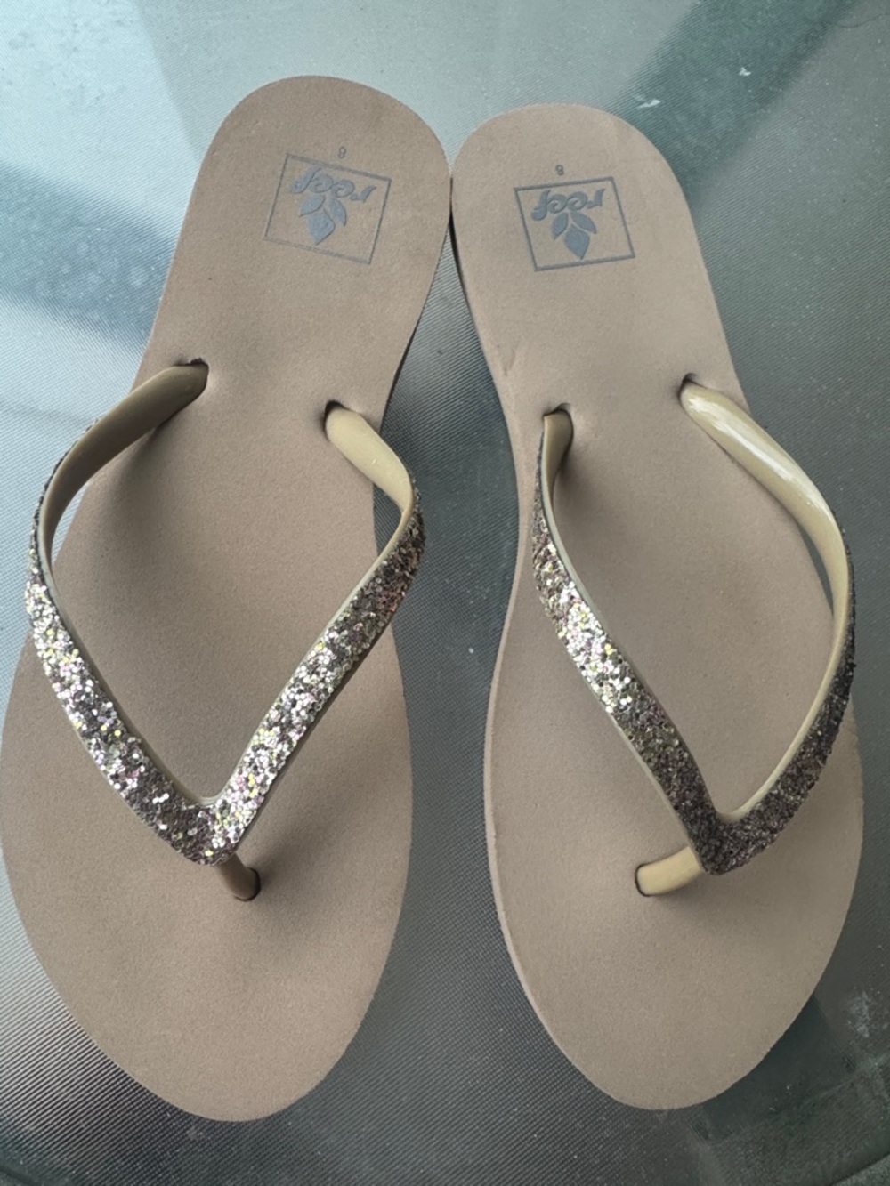 Reef Womens size 8 Flip Flops with Glitter Straps